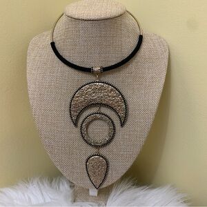 Erica Lyons | NWT Textured Gold Tone Black Geometric Pendants Statement Necklace